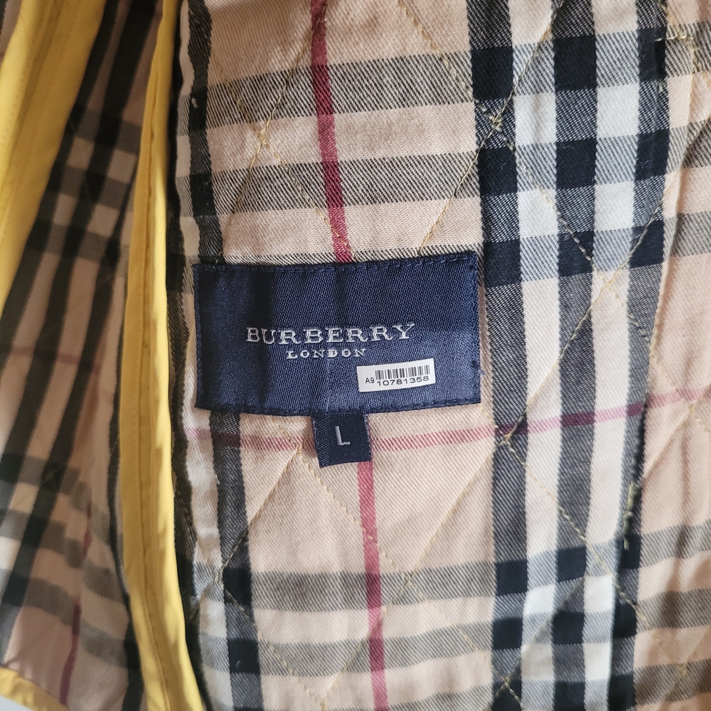 Burberry Yellow Quilted Jacket - Picture 4 of 5